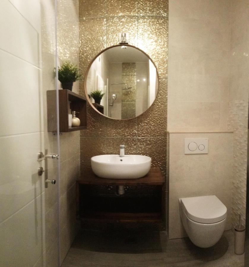 Split Symphony Veranda: Modern, New Apartment Екстер'єр фото